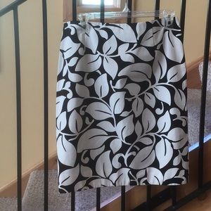 Marc Jacobs Black & White Mini Skirt Size 4 NWOT